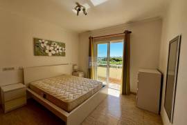 Large 2 Bed Apartment in Alsakia with Distant sea views !!