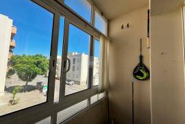 Large 2 Bed Apartment in Alsakia with Distant sea views !!
