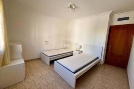 Large 2 Bed Apartment in Alsakia with Distant sea views !!