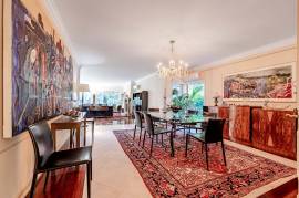 Traditional Villa with 5 Bedrooms, Pool and Private Garden – A Haven of Charm and Tranquility