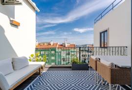 Luxury and Elegance: New 3 Bedroom Apartment with Rooftop Pool, Garage and Unique River View