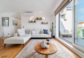 Luxury and Elegance: New 3 Bedroom Apartment with Rooftop Pool, Garage and Unique River View
