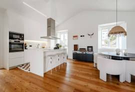 Luxury and Elegance: New 3 Bedroom Apartment with Rooftop Pool, Garage and Unique River View