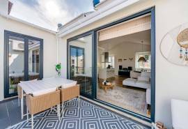 Luxury and Elegance: New 3 Bedroom Apartment with Rooftop Pool, Garage and Unique River View
