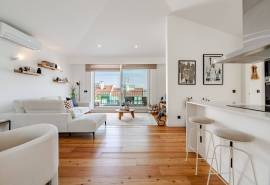 Luxury and Elegance: New 3 Bedroom Apartment with Rooftop Pool, Garage and Unique River View