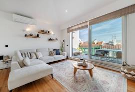 Luxury and Elegance: New 3 Bedroom Apartment with Rooftop Pool, Garage and Unique River View
