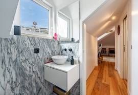 Luxury and Elegance: New 3 Bedroom Apartment with Rooftop Pool, Garage and Unique River View