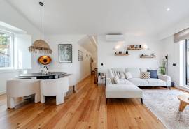 Luxury and Elegance: New 3 Bedroom Apartment with Rooftop Pool, Garage and Unique River View