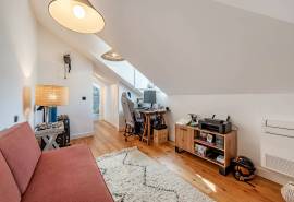 Luxury and Elegance: New 3 Bedroom Apartment with Rooftop Pool, Garage and Unique River View