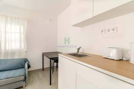 Studio for rent in Lagos, from 1 OCTOBER to 31 MARCH 2026.