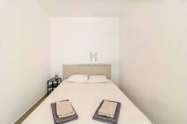 Studio for rent in Lagos, from 1 OCTOBER to 31 MARCH 2026.