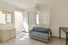 Studio for rent in Lagos, from 1 OCTOBER to 31 MARCH 2026.