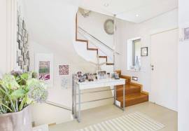 Exquiste 3 bedroom villa with garage & rooftop sea views in gated condominium with pools