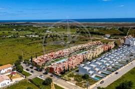 Exquiste 3 bedroom villa with garage & rooftop sea views in gated condominium with pools