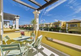 Exquiste 3 bedroom villa with garage & rooftop sea views in gated condominium with pools