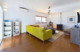 4 Bedroom Family Villa with Pool in Central Olhão Area