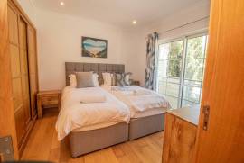 Stunning 4 bedroom Palmyra townhouse with golf and sea view