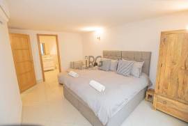 Stunning 4 bedroom Palmyra townhouse with golf and sea view