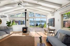 Stunning Waterfront Property For Sale on Scotland Island Sydney