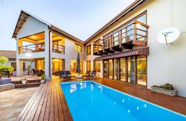 Luxury Estate With 2 Homes For Sale in Hluhluwe Kwa-Zulu Natal South