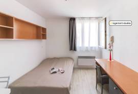 Studio in Grande Bibliothèque For Sale In Paris 13