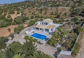 A very special villa with one of the best views in the Algarve