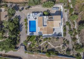 A very special villa with one of the best views in the Algarve