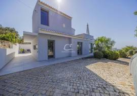 A very special villa with one of the best views in the Algarve