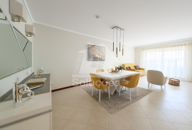 Excellent 3 Bedroom Apartment with 2 Parking Spaces and Storage in Portimão
