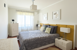 Excellent 3 Bedroom Apartment with 2 Parking Spaces and Storage in Portimão