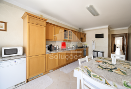 Excellent 3 Bedroom Apartment with 2 Parking Spaces and Storage in Portimão