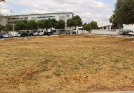 Land intended for urban housing construction, with the possibility of building 23 apartments and a store