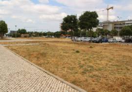 Land intended for urban housing construction located in the Vale de Ras Urbanization in Loulé