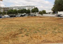 Land intended for urban housing construction located in the Vale de Ras Urbanization in Loulé