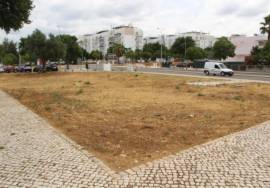 Land intended for urban housing construction located in the Vale de Ras Urbanization in Loulé