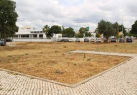 Land intended for urban housing construction located in the Vale de Ras Urbanization in Loulé