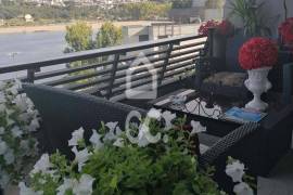 T4+1 Duplex with balconies and unobstructed views of the Douro River