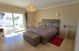 Algarve, Carvoeiro para venda, moradia T4 com piscina, localizado nas Sesmarias, perto da praia de Carvoeiro e de Ferragudo