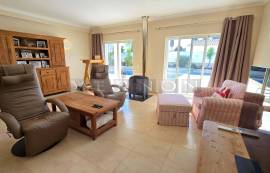 Algarve, Carvoeiro para venda, moradia T4 com piscina, localizado nas Sesmarias, perto da praia de Carvoeiro e de Ferragudo