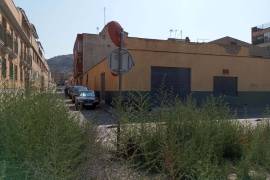 Industrial warehouse for sale in Villena, Barrio La Constancia – Great residential potential