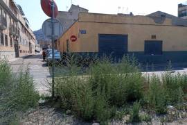 Industrial warehouse for sale in Villena, Barrio La Constancia – Great residential potential