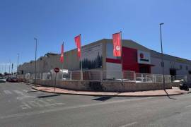 Investment opportunity: industrial warehouse with possible change to residential use