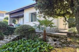 DETACHED HOUSE IN AN EXCLUSIVE LOCATION, FIRST ROW TO THE SEA!