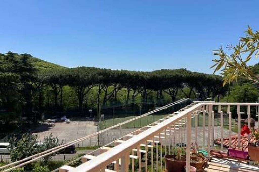 Excellent 2 Bed Penthouse Apartment for Sale In Ariccia Rome