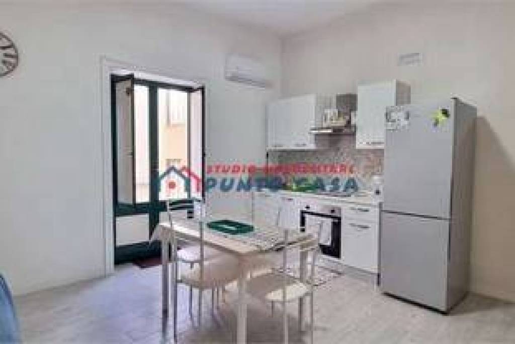 CENTRO STORICO – Via San Pietro – Appartamento al 2°p. s/a – 65 mq ca. – 3 vani + acc. Ristrutturato