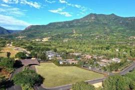LUXURIOUS 4 BEDROOM VILLAS NEAR THE SEA AND MOUNTAINS WITH GOLF MEMBERSHIP IN RIVIERE-NOIRE