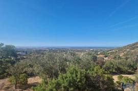 Prédio em Santa Bárbara de Nexe de 175,00 m²