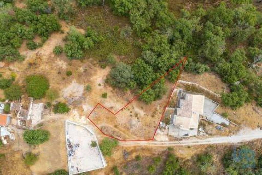 Terreno para construção T1 em Salir de 58,00 m²