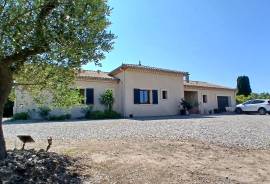 Charming Single Storey Villa With 190 M2 Of Living Space On A 3135 M2 Landscaped Plot With Pool Superb