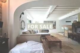 Superb House Not far from the Coast
